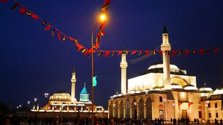 セマー鑑賞前におすすめ、メヴラーナへの理解が深まる博物館