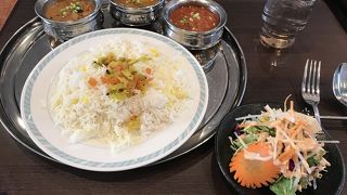 高級インド料理店だがランチはお得！