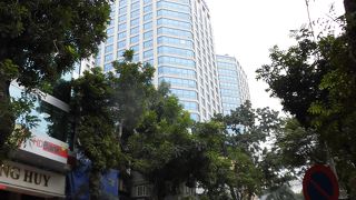 規模の大きな複合ショッピングセンター