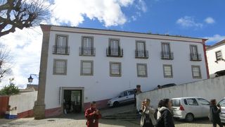 サンタマリア広場に面してありました