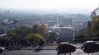サクレクール寺院のふもとの広場