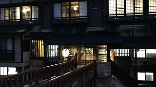 山間の風情のある温泉地