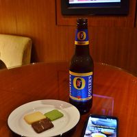 クラブラウンジでビールを飲みながら一息。