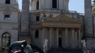 カールス教会がメインで、この公園はおまけみたいな位置づけ