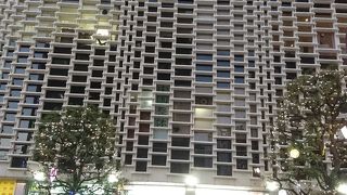 サラリーマンのためのビル