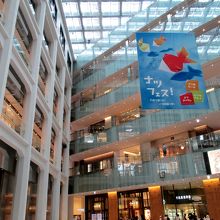 1階エントランスを入った所。