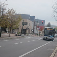 美瑛駅前にやって来た道北バスの様子