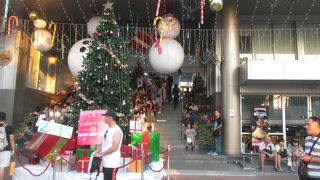 クリスマスシーズンのJJモール