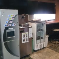 フリードリンクコーナー。ビールもあります。