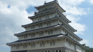 あまりに豪壮。あまりに立派すぎる天守閣。