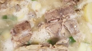 白と赤のカムジャタン