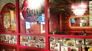 UDXビル内のエスニック料理店