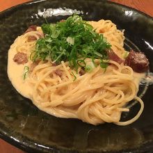 牛すじのカルボナーラ