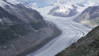 長大な氷河