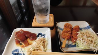 有川港の目の前でうどんを