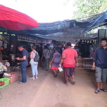 駅前のマーケット