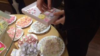 ちょっと珍しいお土産を買うなら。