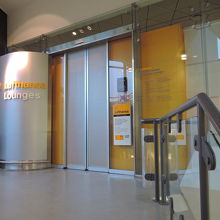 ラウンジ入口です