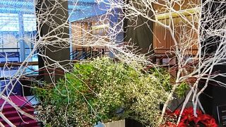 そごうを右に進むとある