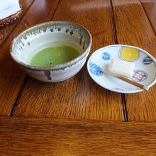 チェックイン時のお抹茶。