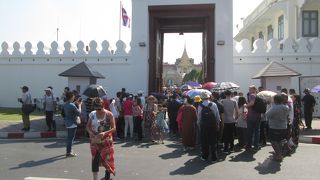 スタッフによる服装チェック