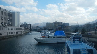 本来の運河の姿が残っている