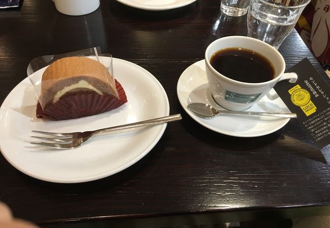 美味しいコーヒーとケーキ。