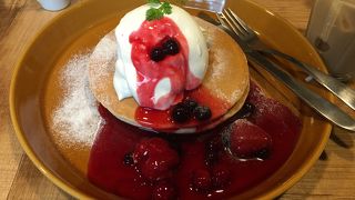 各種ケーキとパンケーキで迷う(^^)