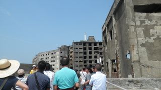 元住人のガイドから…人が住まない家は早くいたむ