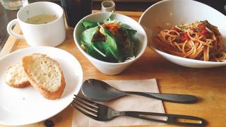 カフェ・ユララ