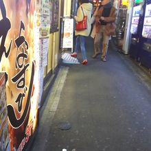 たくさんのお店がならびます