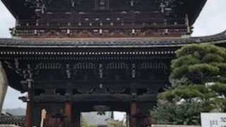 厳かなお寺でした