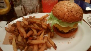 ボリュームのあるバーガー