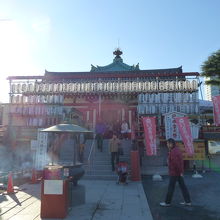 提灯がいっぱい．