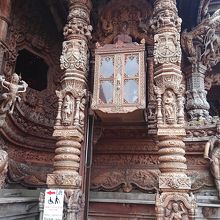 障害者用のエレベーターも凄い