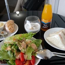 ついつい食べすぎる