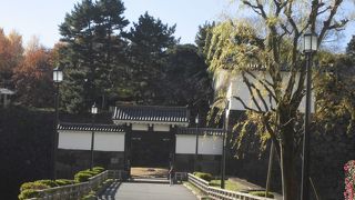 九段下から近い門