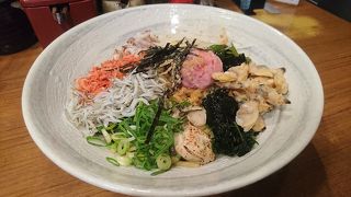 個性的な魚介まぜそば