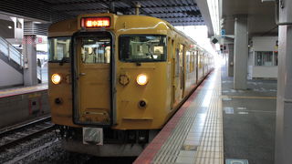 都市部では快速運転もある