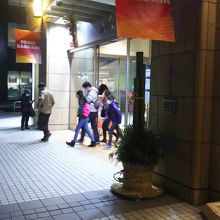 夜からバーゲンセールへ行きました！夜なら比較的すいてました！