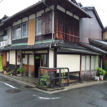 古民家の味わいを生かした店舗