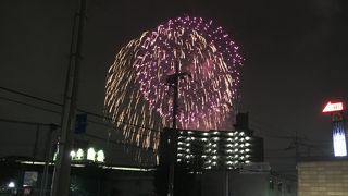 駅は大変混雑します