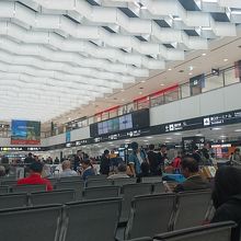 Bゲートの上の階