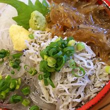 三色丼（釜揚げしらす＋生しらす＋沖漬けしらす）
