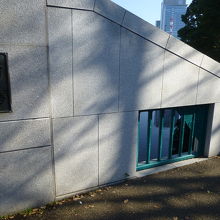 竹のデザインがはめ込まれていました．