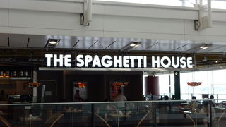 空港内のイタリアン。値段はソコソコします。