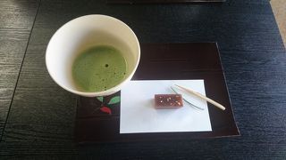 お正月には抹茶の振る舞いがあります