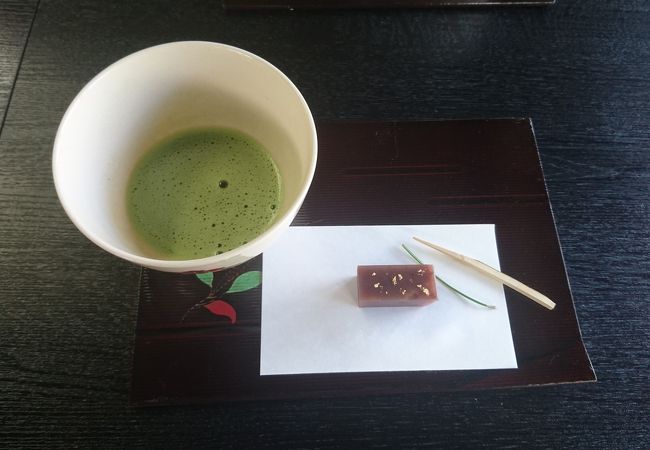 お正月には抹茶の振る舞いがあります