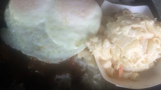 ボリューム満点のロコモコ