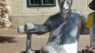 街を見渡す遊歩道